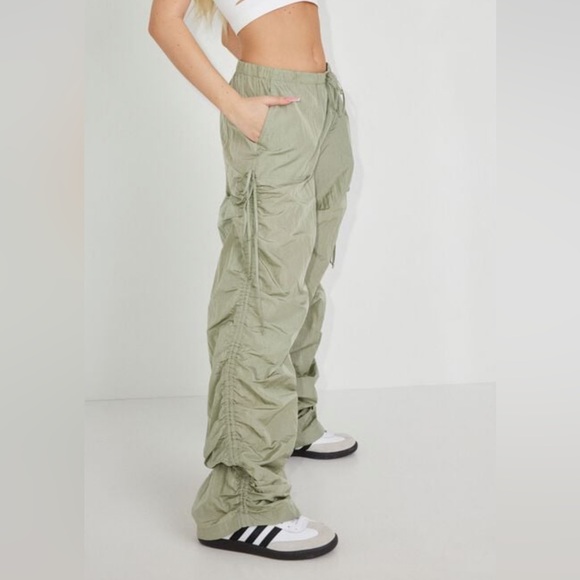 Parachute pants - Picture 2 of 4